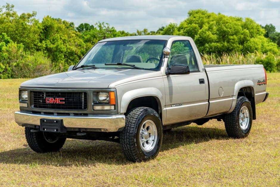 2000 GMC Sierra (GMT400 1988-2002) sold for $13,660