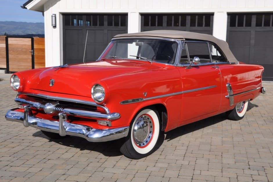 1953 Ford Crestline sold for $16,250
