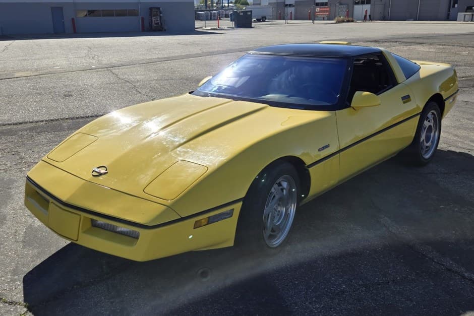 1990 Chevrolet Corvette C4 sold for $13,000