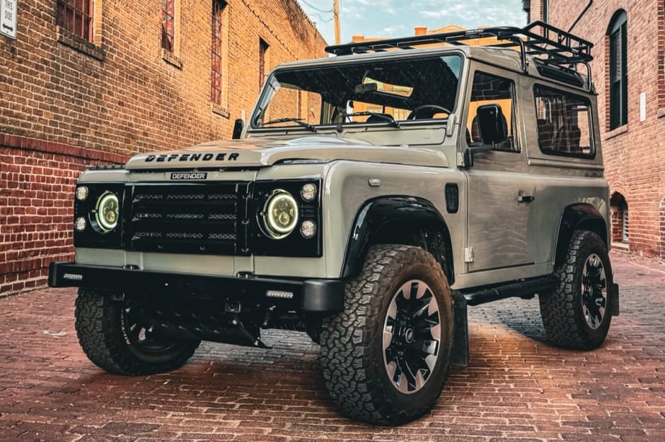 1992 Land Rover 90 / Defender 90 (Euro Spec) sold for $59,333