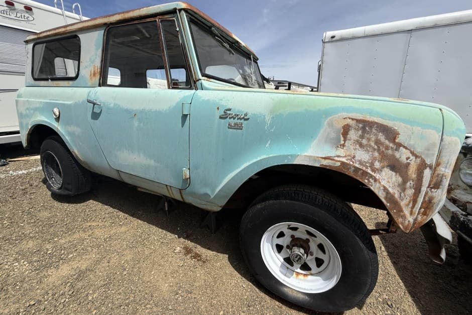 1964 International Harvester Scout 80 sold for $6,100