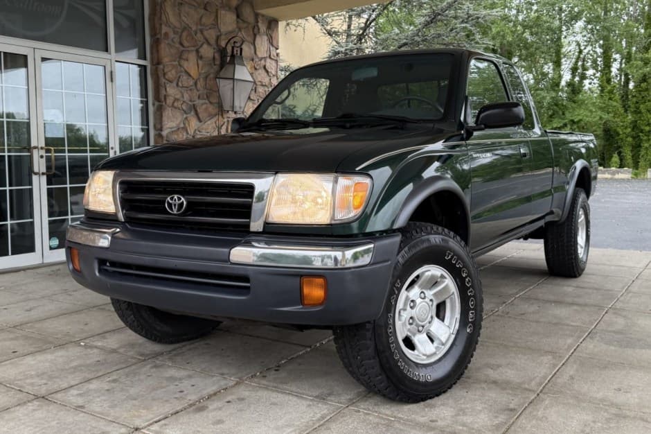 1999 Toyota Tacoma (N1X0 1995-2005) sold for $15,350