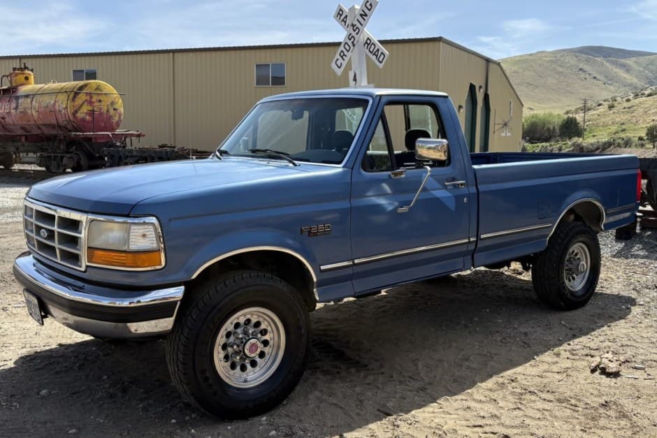 1993 Ford F-Series 1992-1997 sold for $12,750