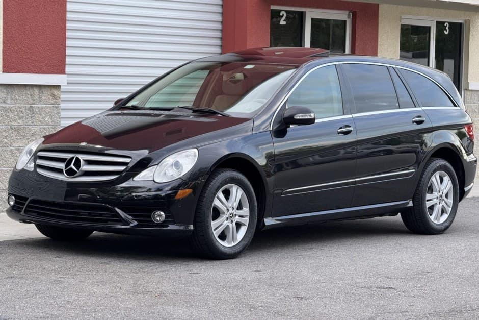 2008 Mercedes-Benz W251 R-Class sold for $7,000