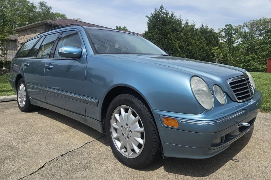 2002 Mercedes-Benz W210 E-Class sold for $2,801