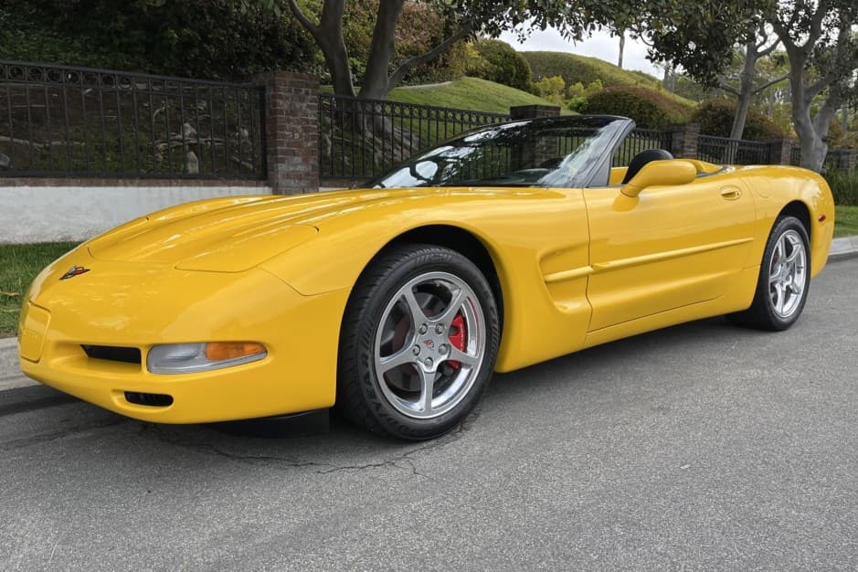 2000 Chevrolet Corvette C5 sold for $16,000
