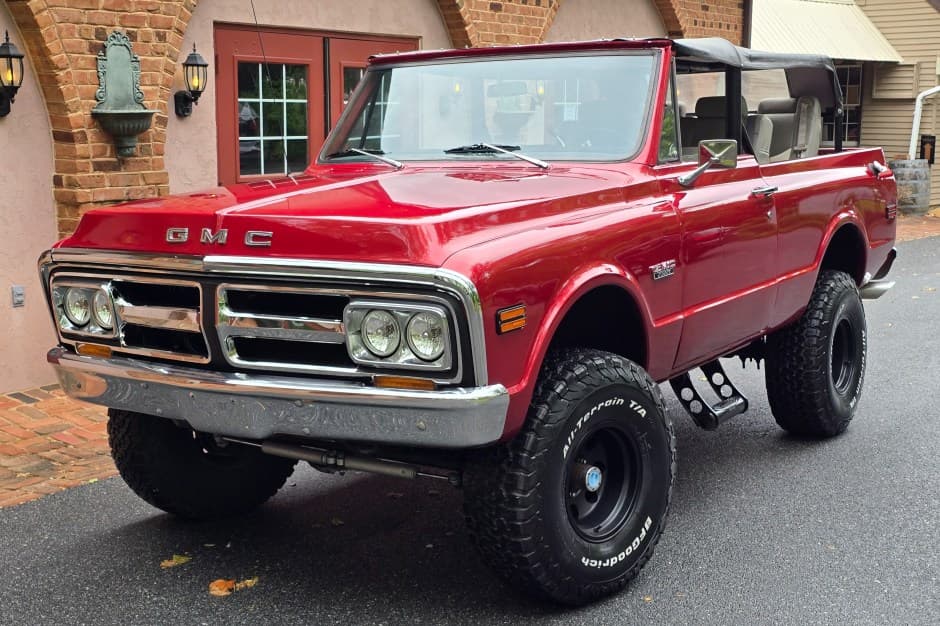 1971 GMC Jimmy (1970-1972) sold for $30,000