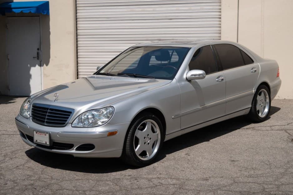 2004 Mercedes-Benz W220 S-Class sold for $24,444