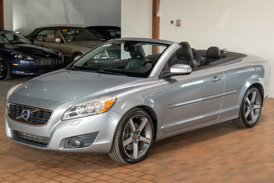 2011 Volvo C70 sold for $8,600
