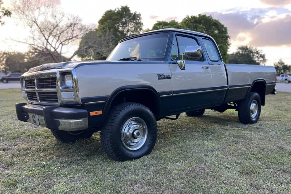 1993 Dodge Ram (1981-1993) sold for $27,500