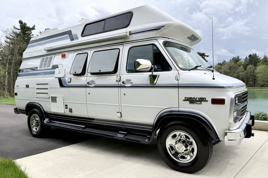 1995 Chevrolet G-Series Van sold for $18,000