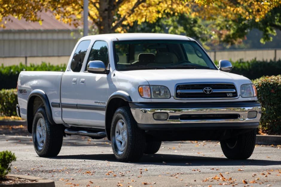 2000 Toyota Tundra (XK30/XK40 2000-2006) sold for $13,500