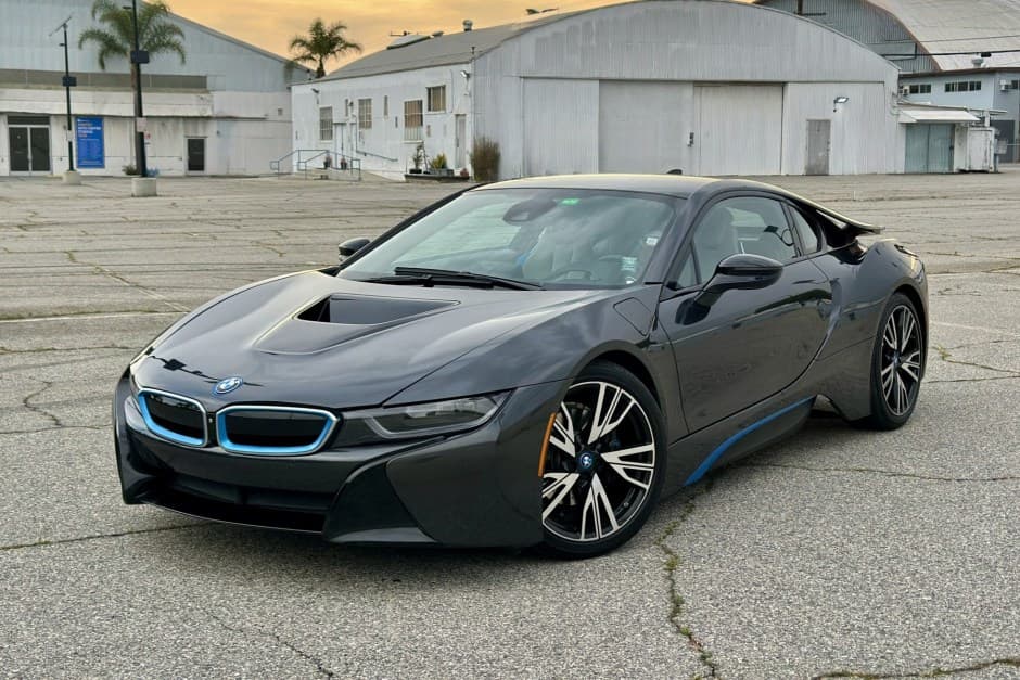 2015 BMW i8 sold for $40,500