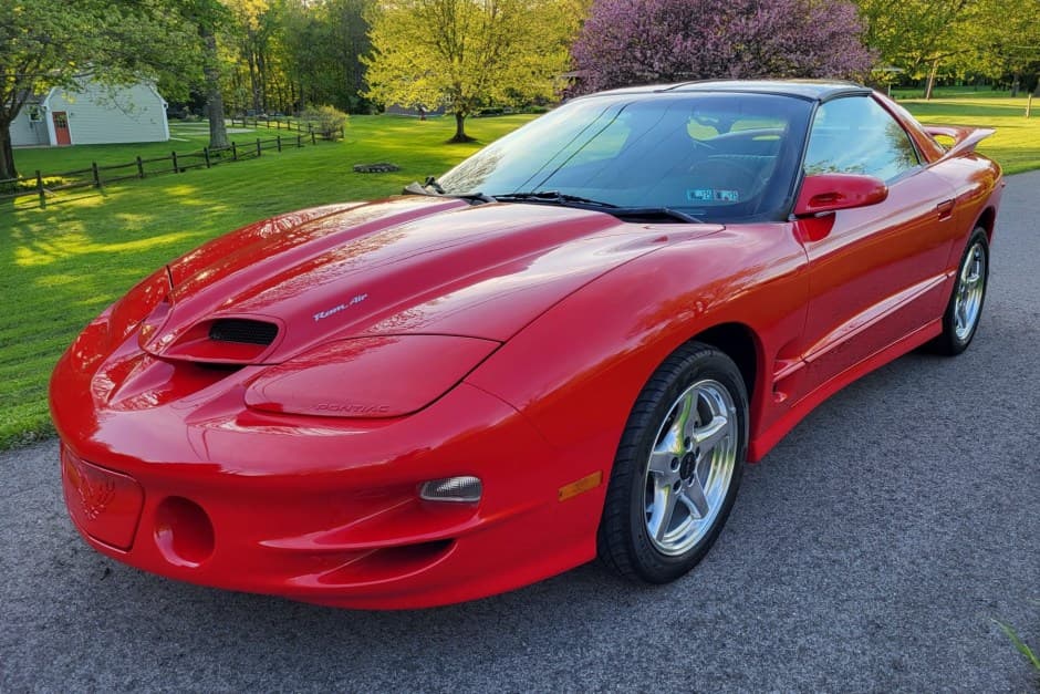 2000 Pontiac Firebird (1993-2002) sold for $33,500