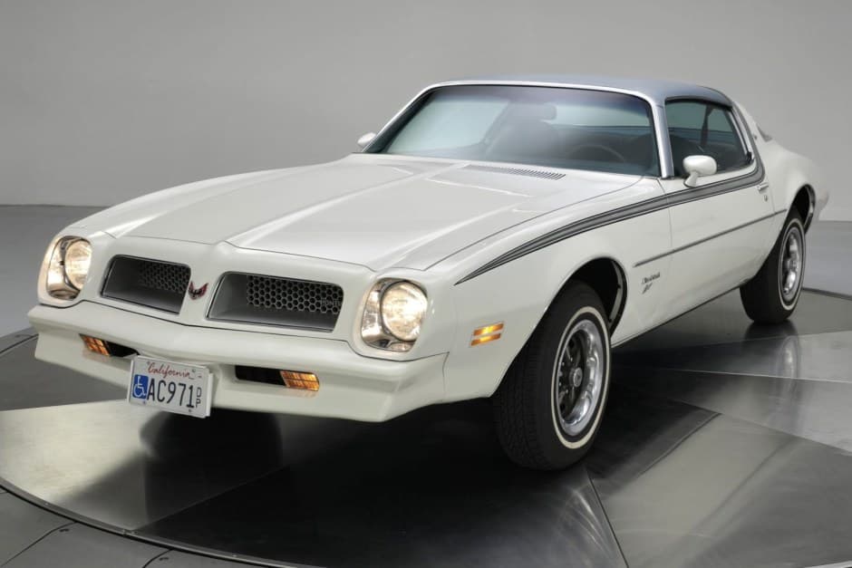 1976 Pontiac Firebird (1970-1981) sold for $17,500