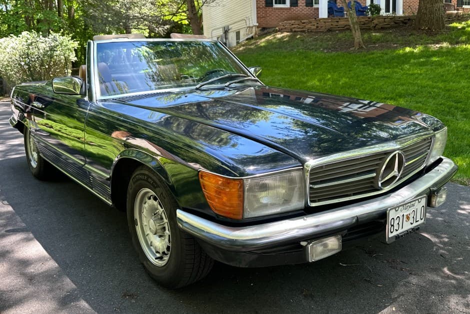 1985 Mercedes-Benz R107 SL sold for $11,250