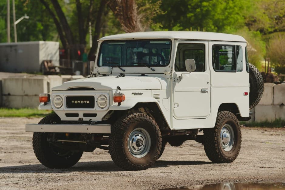 1982 Toyota Land Cruiser FJ40 sold for $26,000