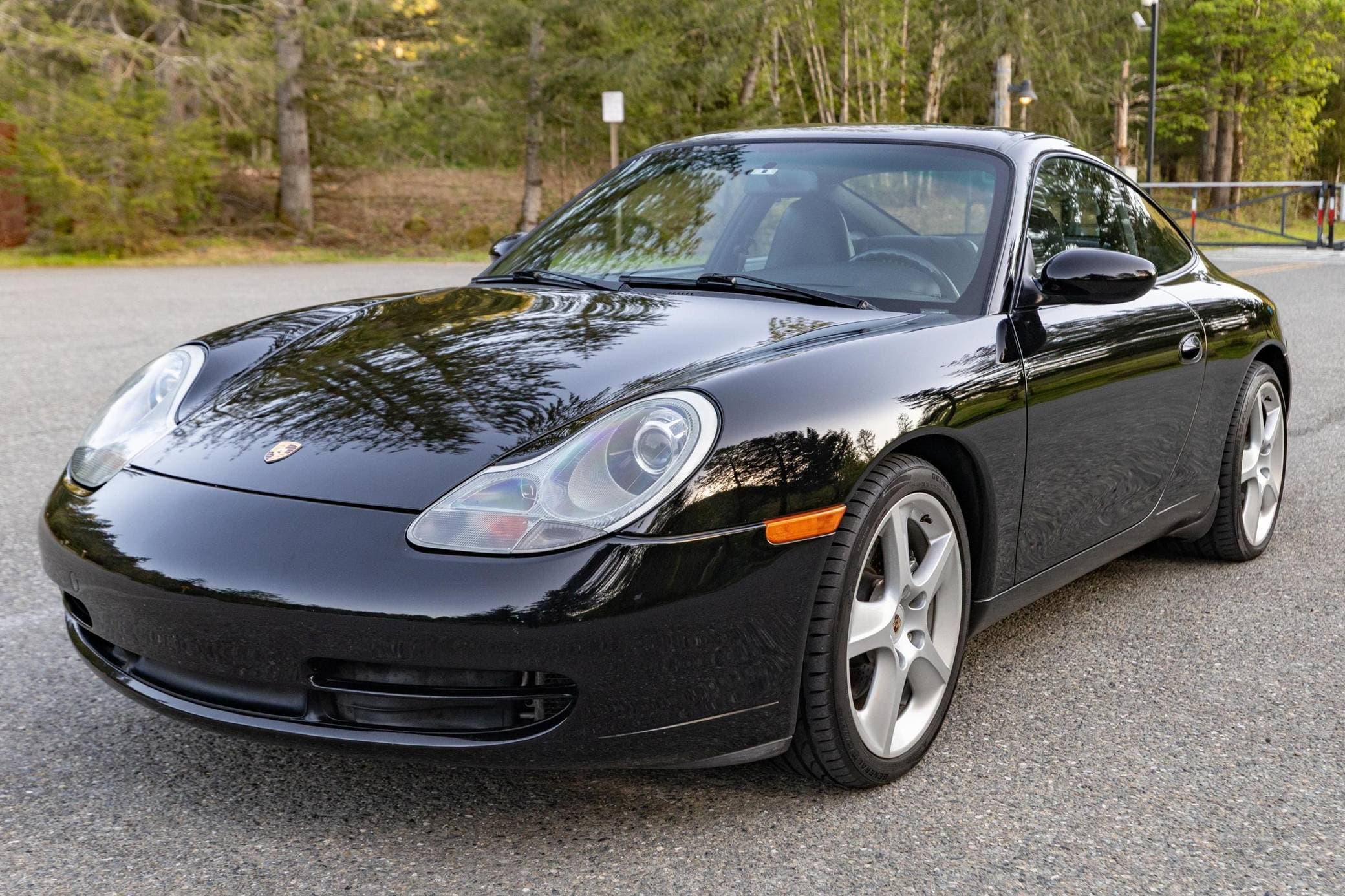 1999 Porsche 996 911 sold for $29,996