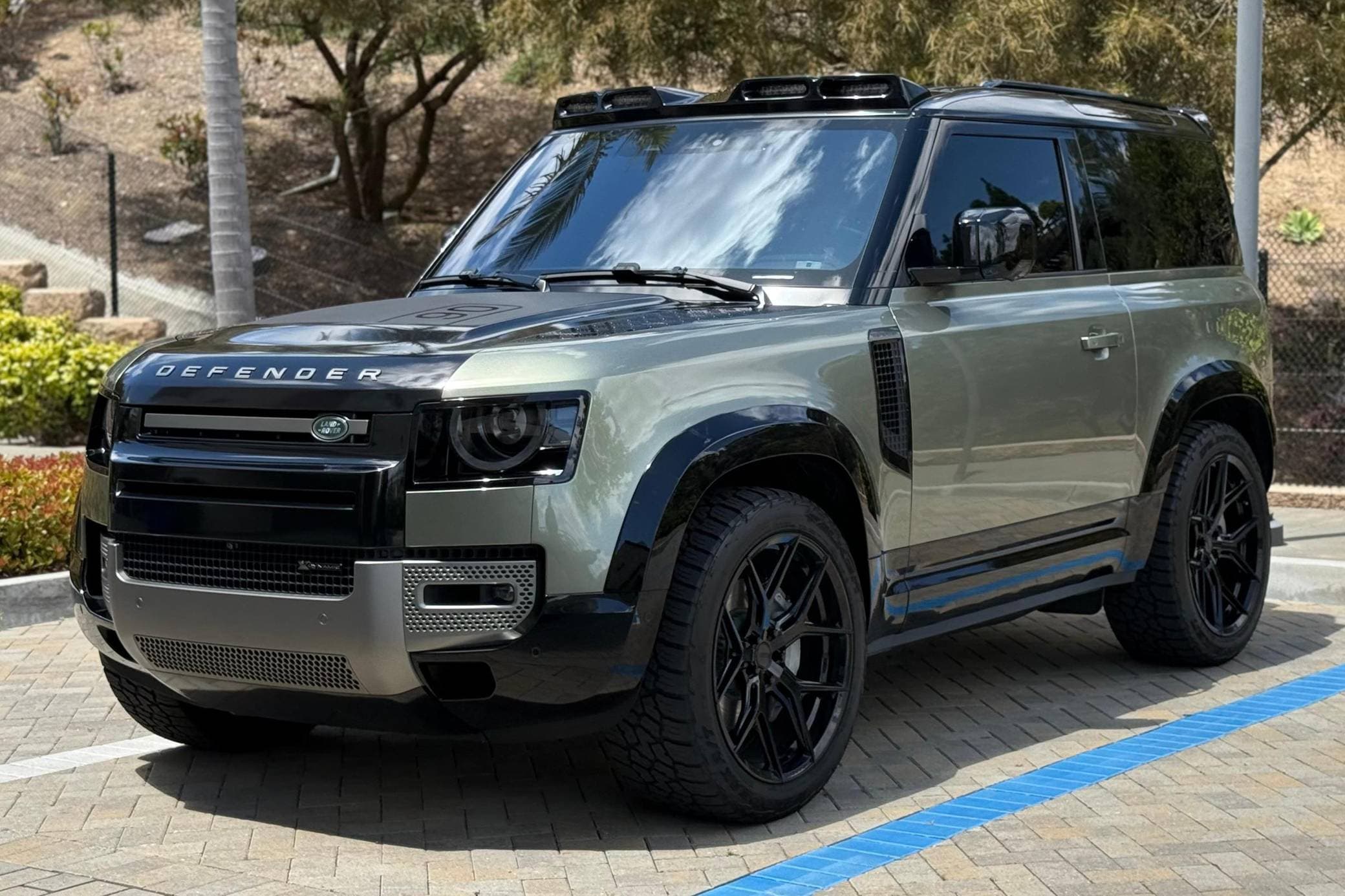 2022 Land Rover Defender sold for $47,800