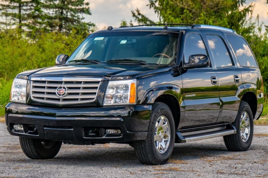 2004 Cadillac Escalade & EXT GMT800 (2002-2006) sold for $15,000