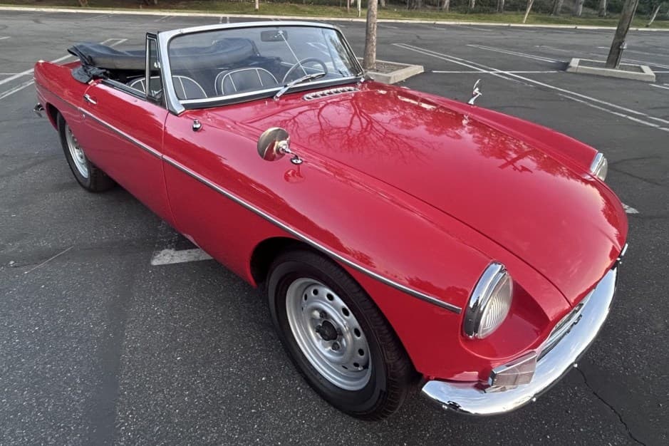 1963 MG MGB sold for $13,000