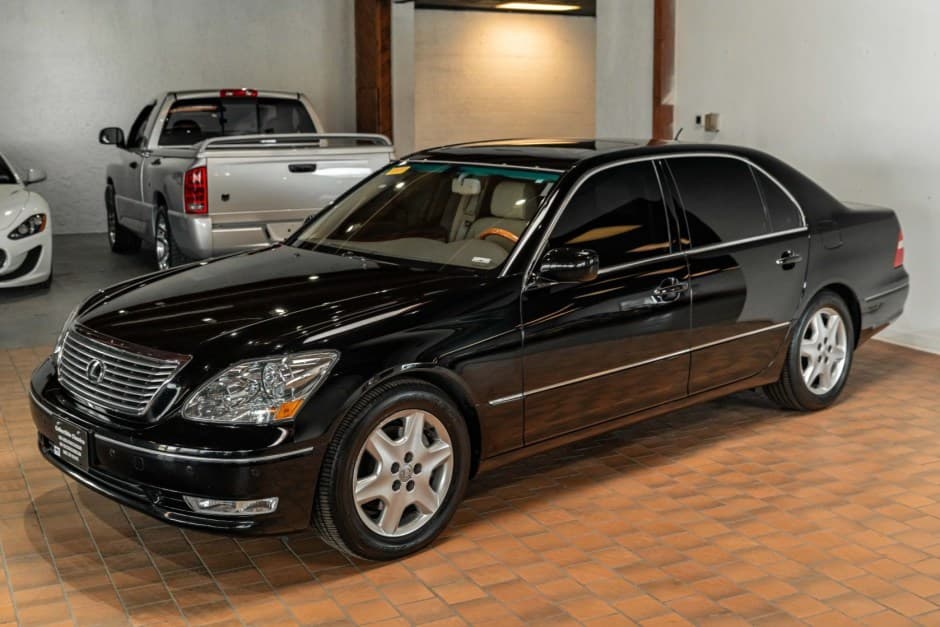 2004 Lexus LS Sedan sold for $16,250