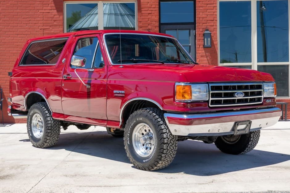 1991 Ford Bronco 4th-5th Generations 1987-1996 sold for $19,250