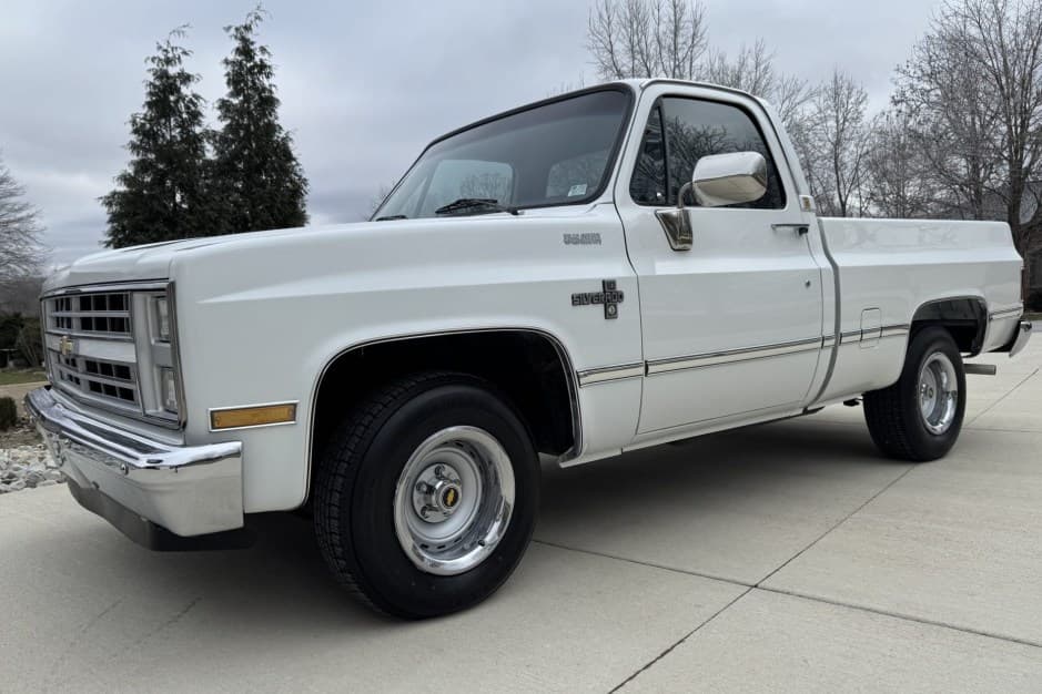 1987 Chevrolet C/K (1973-1991) sold for $30,750
