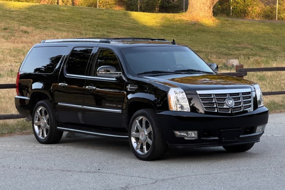 2012 Cadillac Escalade & EXT GMT900 (2007-2014) sold for $19,750