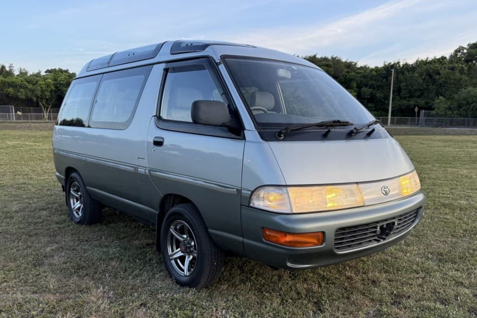 1992 Toyota LiteAce & TownAce sold for $12,600