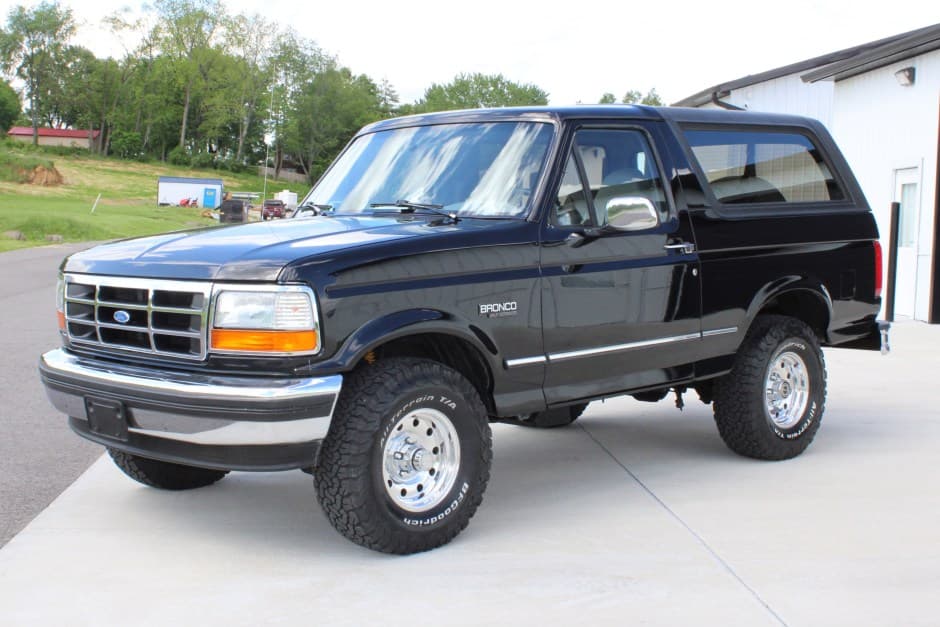 1994 Ford Bronco 4th-5th Generations 1987-1996 sold for $44,000