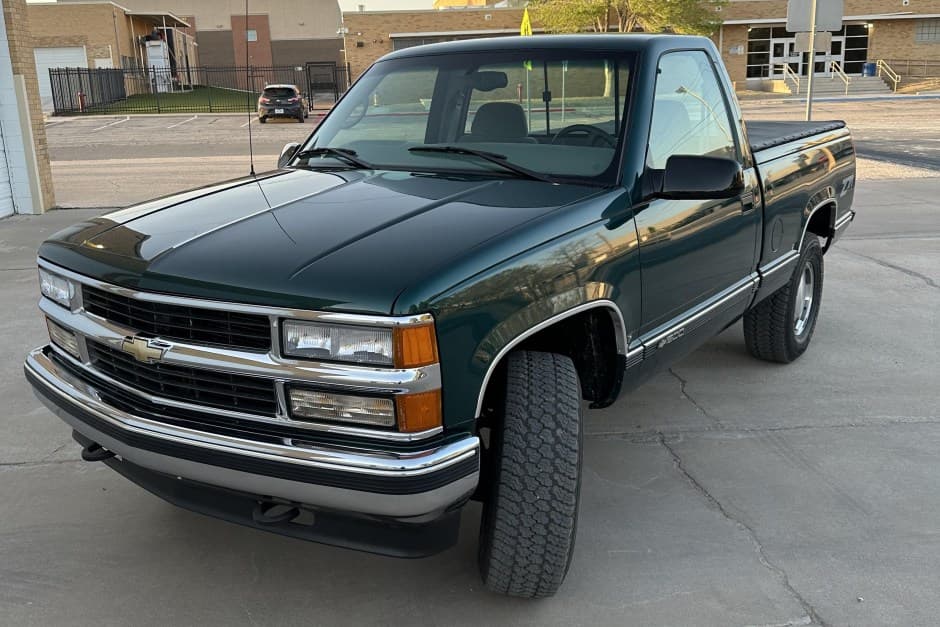 1998 Chevrolet C/K GMT400 (1988-2002) sold for $33,000