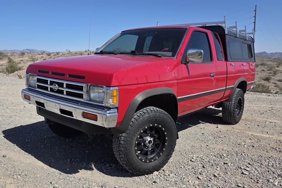 1991 Nissan Pickup sold for $9,300