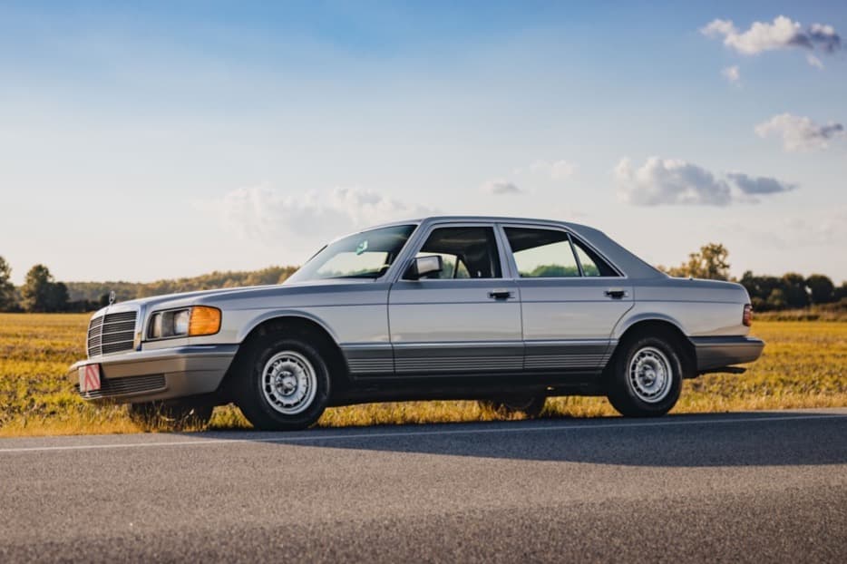 1982 Mercedes-Benz W126 S-Class sold for $32,500
