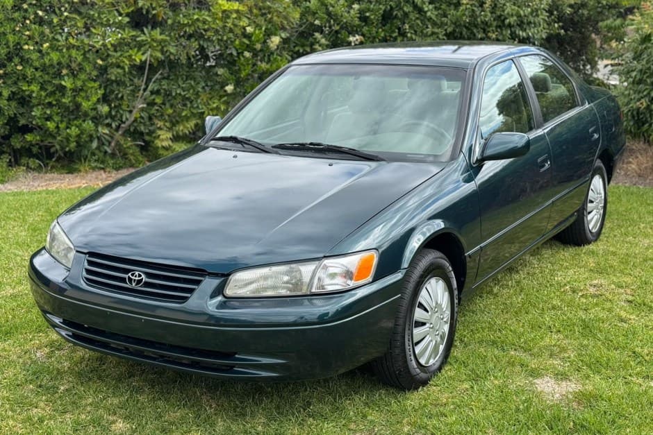 1998 Toyota Camry sold for $7,100