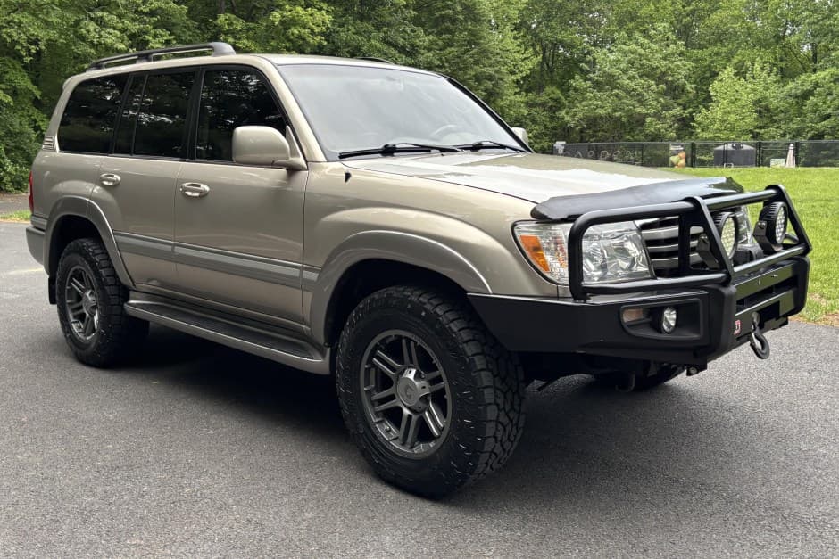 2006 Toyota Land Cruiser 100-Series sold for $26,250