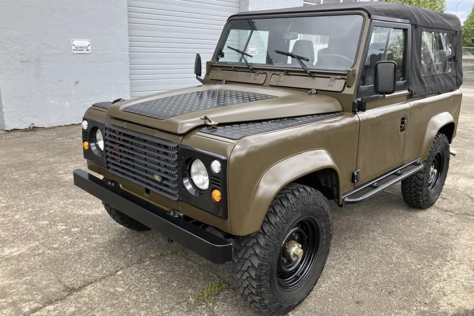 1986 Land Rover 90 / Defender 90 (Euro Spec) sold for $23,000