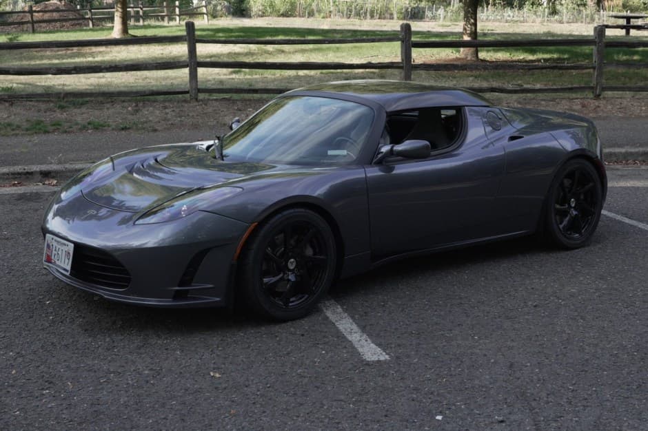 2011 Tesla Roadster sold for $73,000