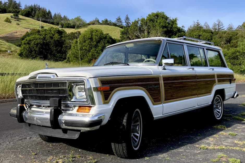 1989 Jeep SJ Grand Wagoneer sold for $35,500