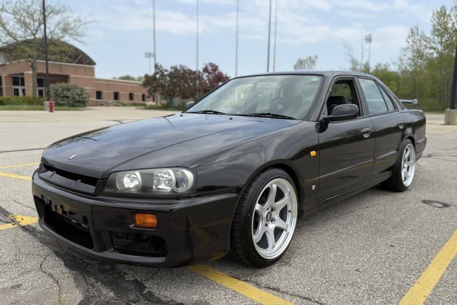 1998 Nissan R34 Skyline sold for $13,500