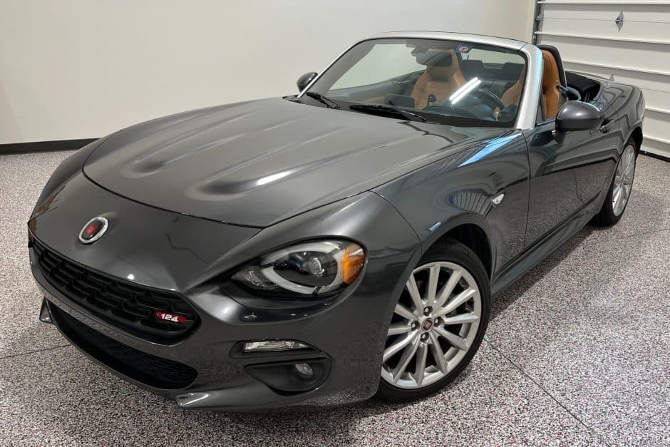 2017 Fiat 124 Spider (2017-2020) sold for $19,250