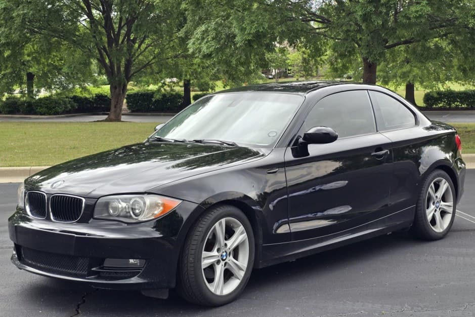 2009 BMW E82/E88 1-Series sold for $10,600