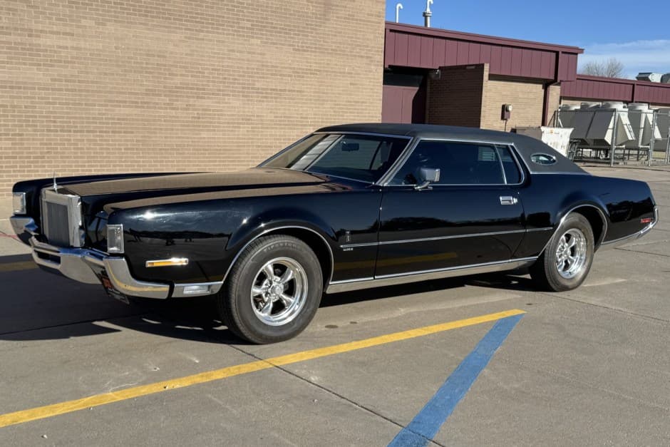 1973 Lincoln Continental Mark IV (1972-1976) sold for $7,500