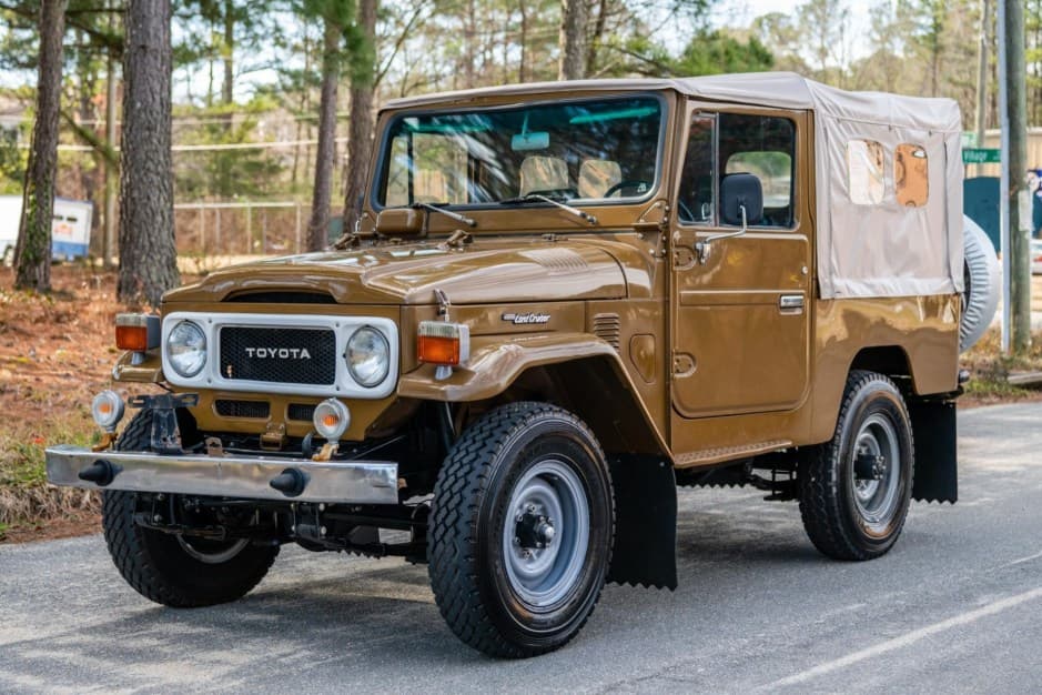 1979 Toyota Land Cruiser FJ43 sold for $18,000