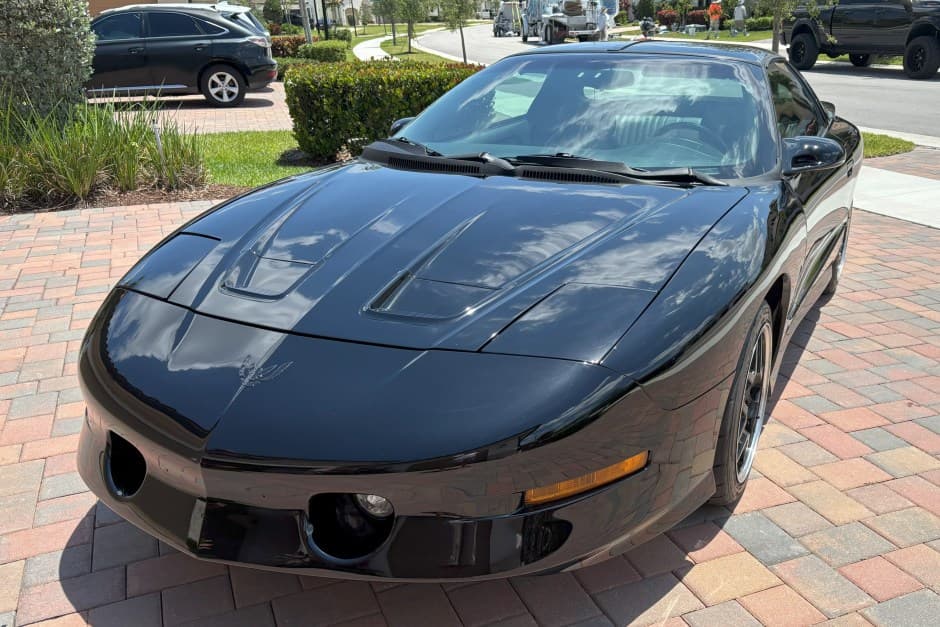 1994 Pontiac Firebird (1993-2002) sold for $9,000
