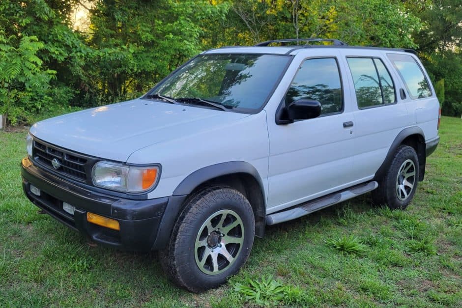 1998 Nissan Pathfinder sold for $2,877