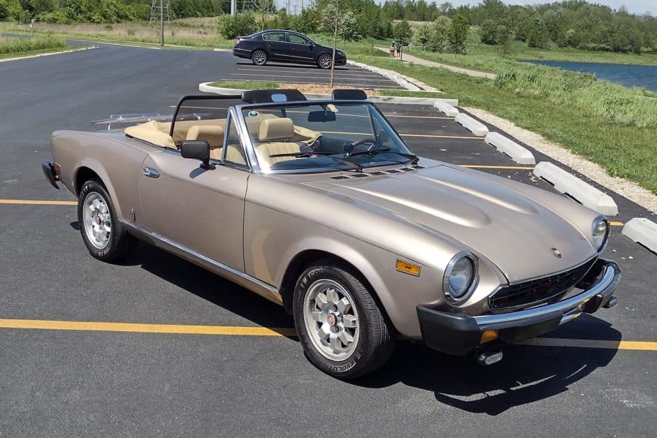 1979 Fiat 124 Spider (1966-1985) sold for $10,000