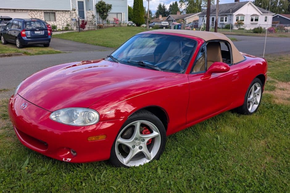 2001 Mazda NB MX-5 Miata sold for $11,000