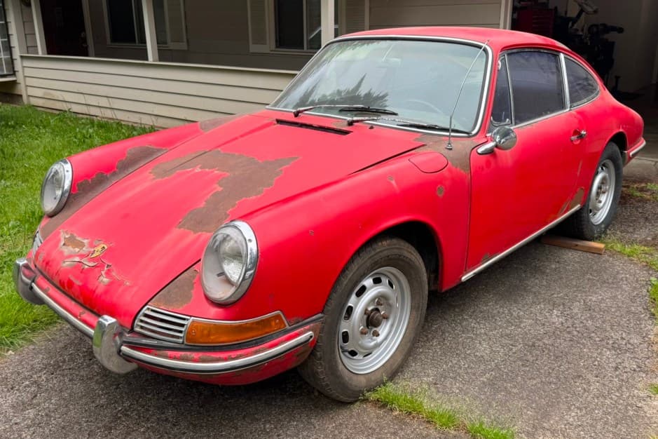 1966 Porsche 912 sold for $16,912