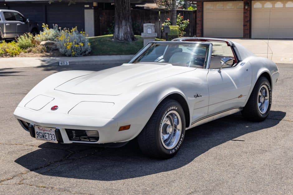 1976 Chevrolet Corvette C3 sold for $11,350